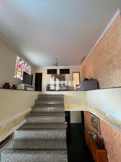 Casa Triplex com 23 quartos (23 suítes), 8 vagas de garagem, Deck, Piscina, Churrasqueira, Casa de esquina com duas frentes, 1.800m² (Terreno - 1.089m² - 33x33), R$ 2.300.000,00 - a poucos metros a Av. Dos Expedicionários - Parreão - Fortaleza/CE
