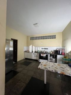 Casa Triplex com 23 quartos (23 suítes), 8 vagas de garagem, Deck, Piscina, Churrasqueira, Casa de esquina com duas frentes, 1.800m² (Terreno - 1.089m² - 33x33), R$ 2.300.000,00 - a poucos metros a Av. Dos Expedicionários - Parreão - Fortaleza/CE