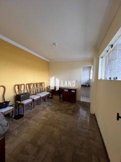 Casa Triplex com 23 quartos (23 suítes), 8 vagas de garagem, Deck, Piscina, Churrasqueira, Casa de esquina com duas frentes, 1.800m² (Terreno - 1.089m² - 33x33), R$ 2.300.000,00 - a poucos metros a Av. Dos Expedicionários - Parreão - Fortaleza/CE