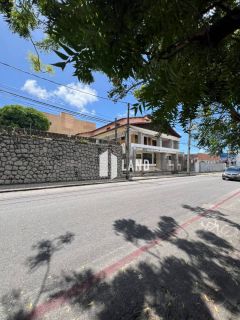 Casa Triplex com 23 quartos (23 suítes), 8 vagas de garagem, Deck, Piscina, Churrasqueira, Casa de esquina com duas frentes, 1.800m² (Terreno - 1.089m² - 33x33), R$ 2.300.000,00 - a poucos metros a Av. Dos Expedicionários - Parreão - Fortaleza/CE
