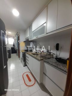 Apartamento com 3 quartos sendo uma suíte no Costa Azul