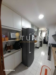 Apartamento com 3 quartos sendo uma suíte no Costa Azul