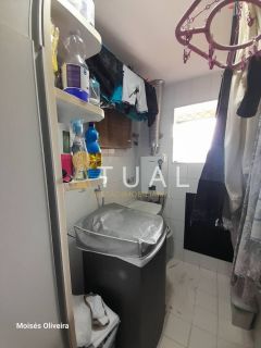 Apartamento com 3 quartos sendo uma suíte no Costa Azul