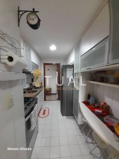 Apartamento com 3 quartos sendo uma suíte no Costa Azul