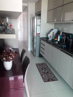 Apartamento 165m², 4/4, 03 suítes, varandão gourmet integrado a cozinha, Lavabo, DCE, Leste, andar alto, vista mar