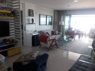 Apartamento 165m², 4/4, 03 suítes, varandão gourmet integrado a cozinha, Lavabo, DCE, Leste, andar alto, vista mar