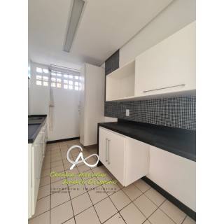 Apartamento 53m², 2/4, WC social, salas para 2 ambientes (estar e jantar), cozinha/área de serviço, 1 vaga de garagem.