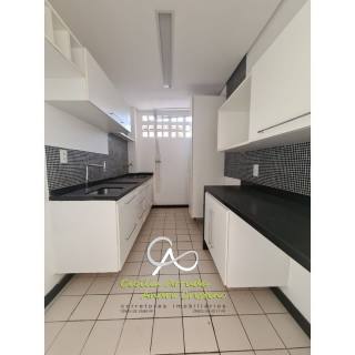 Apartamento 53m², 2/4, WC social, salas para 2 ambientes (estar e jantar), cozinha/área de serviço, 1 vaga de garagem.