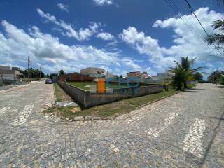 Lote de esquina no condomínio Portal do Mar