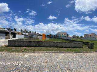 Lote de esquina no condomínio Portal do Mar