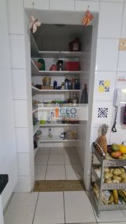 Casa ampla em condomínio fechado