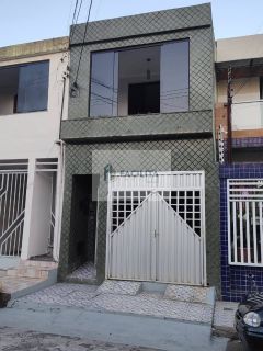 CASA DUPLEX NO SANTO ANTONIO