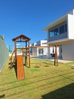Casa de Condomínio Para Vender com 03 quartos 03 suítes no bairro Centro em Eusébio
