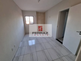 Apartamento com 3 Quartos e 2 banheiros à Venda, 75 m² por R$ 180.000
