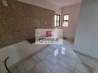 Apartamento com 3 Quartos e 2 banheiros à Venda, 75 m² por R$ 180.000