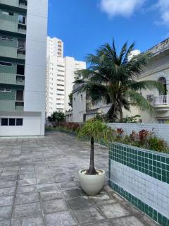 Vende-se apartamento nos Aflitos.