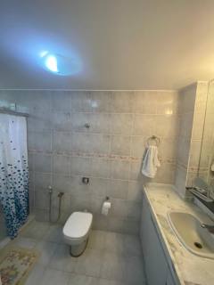 Vende-se apartamento nos Aflitos.