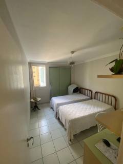 Vende-se apartamento nos Aflitos.