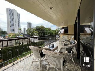 Apartamento Para Vender com 4 suítes no bairro Casa Forte em Recife