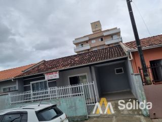Casa à venda (2 quartos) no bairro Centro em Balneário Piçarras/SC