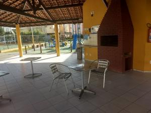 (VENDIDO) apartamento no conjunto Augusto Franco, cond. Luar da Praia,