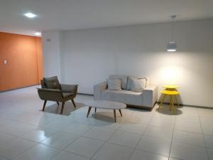 Vendo apartamento no Conjunto Augusto Franco, Condomínio Residencial Monticello. (VENDIDO)