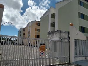 Vendo Apartamento no Conjunto Augusto Franco, Condomínio Portal do Leste (VENDIDO)