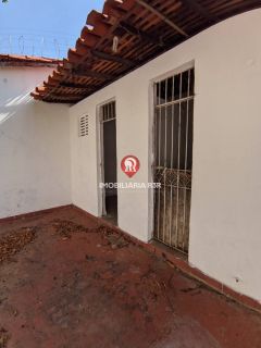 CASA COMERCIAL - BAIRRO CENTRO, ZONA SUL