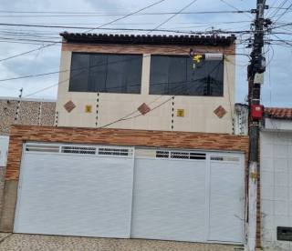 CASA COM DOIS PAVIMENTOS NO SIQUEIRA CAMPOS