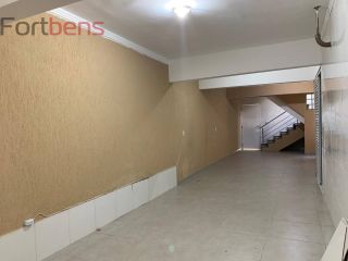Sobrado Para Alugar com 3 quartos 2 suítes no bairro Laranjeiras em Caieiras