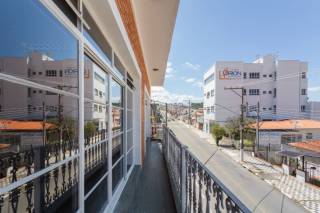 Prédio para alugar, são três andares com elevador, regularizado com AVCB  910 m² por R$ 35.000/mês - Região Central - Caieiras/SP