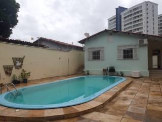 009 Alugo Casa com piscina e churrasqueira 03 quartos 390m2 no Parque Shalom