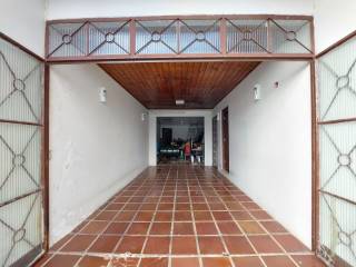 Casa térrea com 4 quartos (2 suítes) à venda, 145 m² por R$ 750.000 - Jardim das Américas - Curitiba/PR