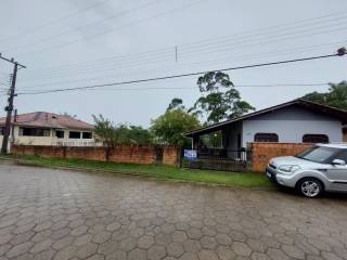 Costa Verde Imóveis vende casa com amplo terreno em Itajuba - BarraVelha -SC