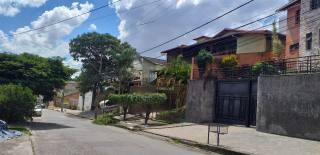 Casa Para Vender com 05 quartos no bairro Jardim Riacho das Pedras em Contagem