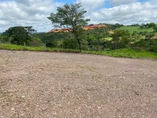 Lote / Terreno de Bairro Para Vender no bairro Centro em Mateus Leme