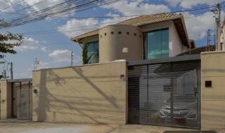 Casa Para Vender com 04 quartos e 01 suíte no bairro Alvorada em Contagem