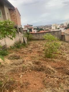 Lote / Terreno de Bairro Para Vender no bairro Coqueiros em Belo Horizonte