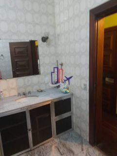 Casa Para Vender com 06 quartos 03 suítes no bairro Centro em Contagem