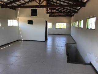 Casa Para Vender com 03 quartos e 01 suíte no bairro Tropical em Contagem