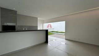 Casa à venda com 209 m² de área construída, Bairro monitorado - Portal Ipê