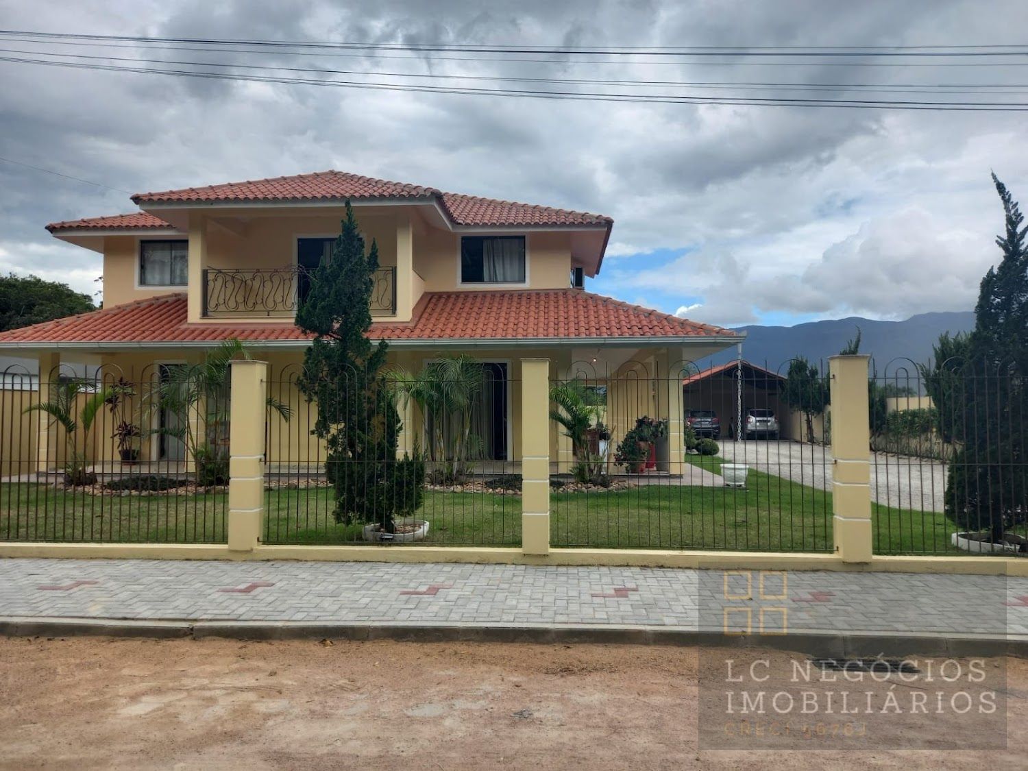 Casa Para Vender com 3 quartos 3 suítes no bairro Sul do Rio em Santo Amaro Da Imperatriz