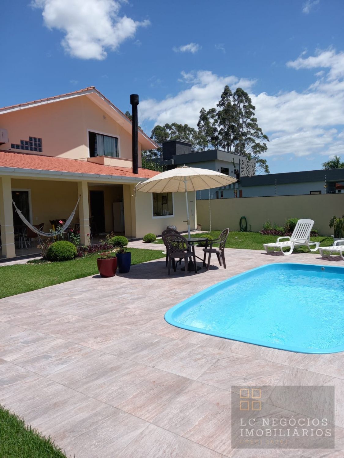 Casa Para Vender com 3 quartos 3 suítes no bairro Sul do Rio em Santo Amaro Da Imperatriz