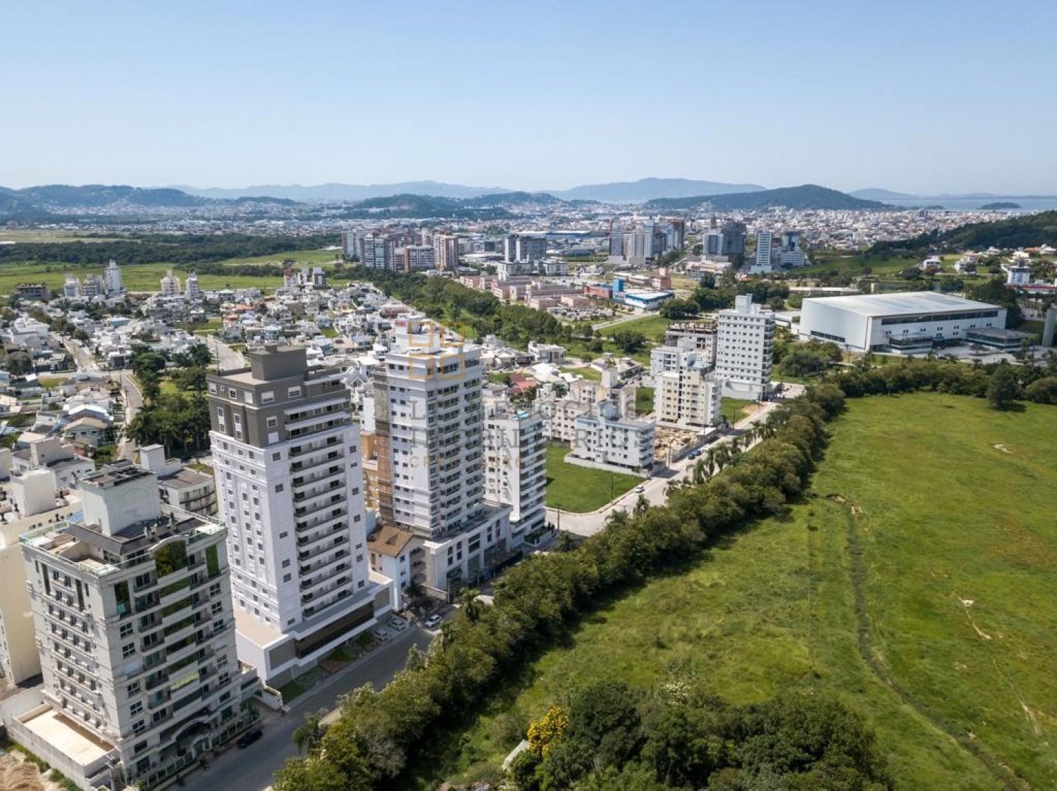 Apartamento Para Vender com 2 quartos 1 suítes no bairro Pedra Branca em Palhoça