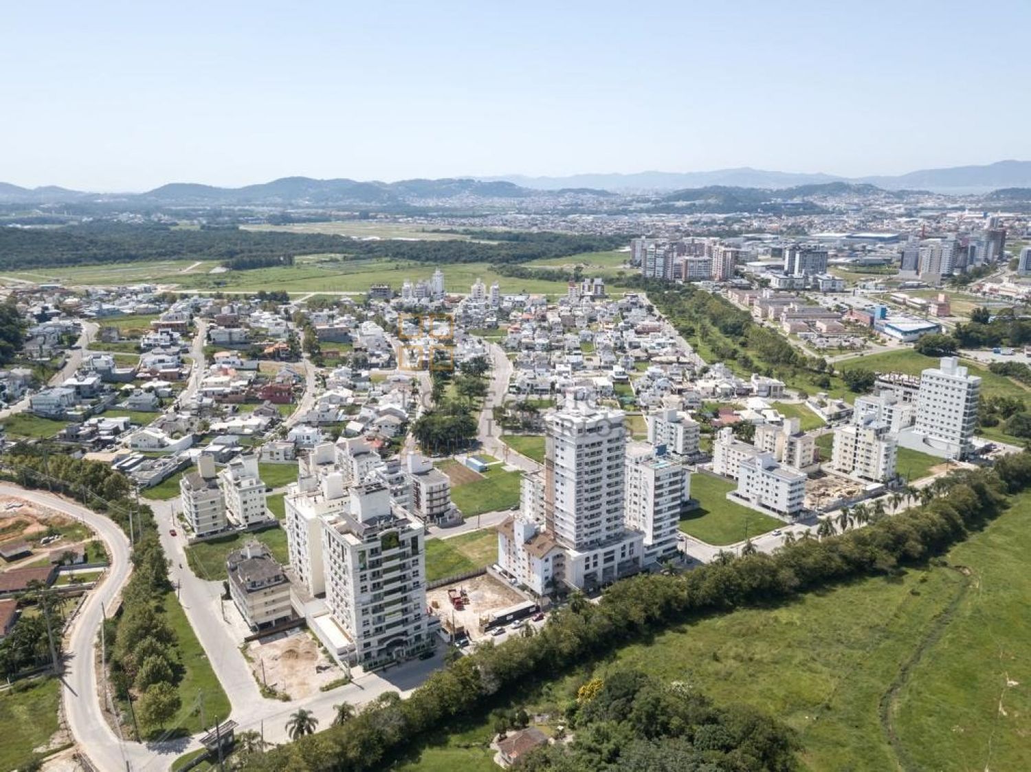 Apartamento Para Vender com 2 quartos 1 suítes no bairro Pedra Branca em Palhoça