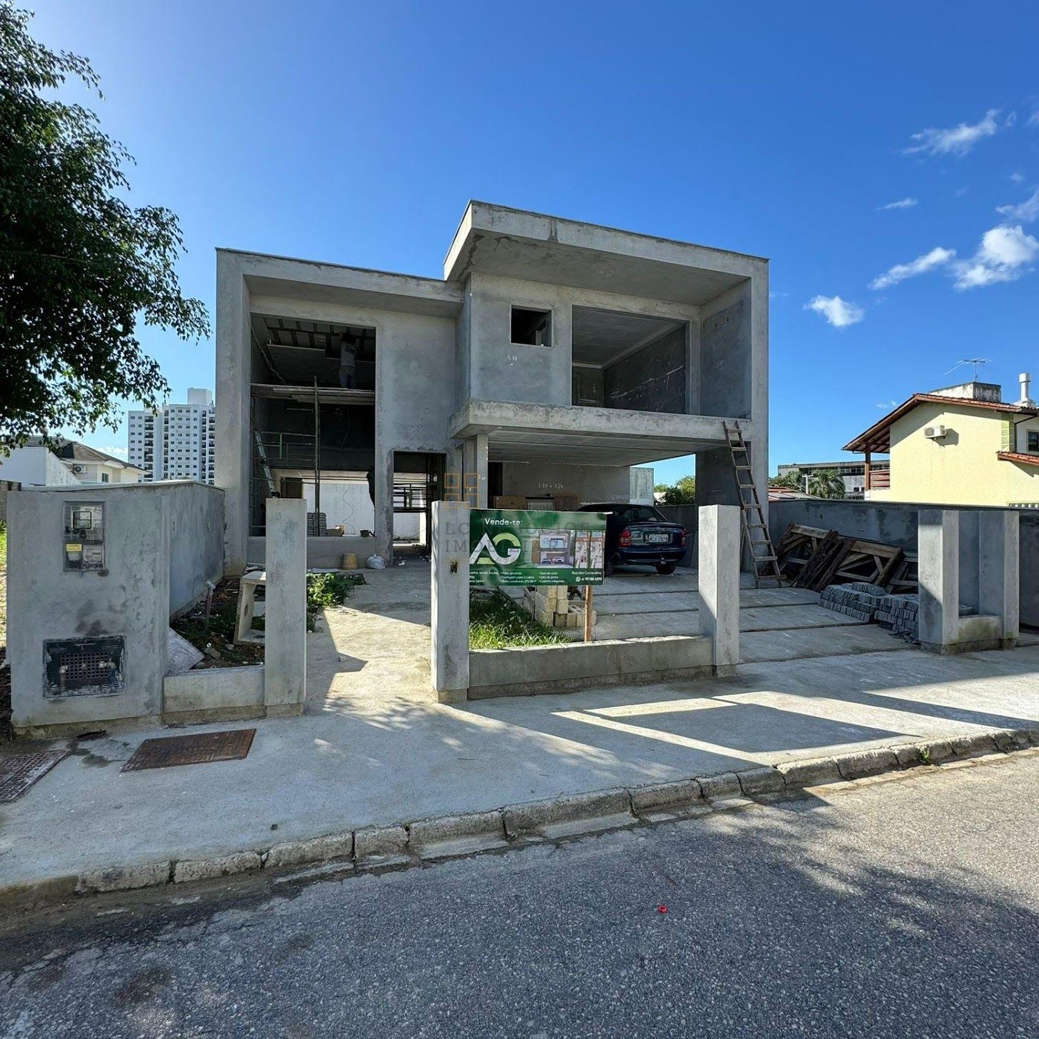 Casa Para Vender com 4 quartos 3 suítes no bairro Pedra Branca em Palhoça