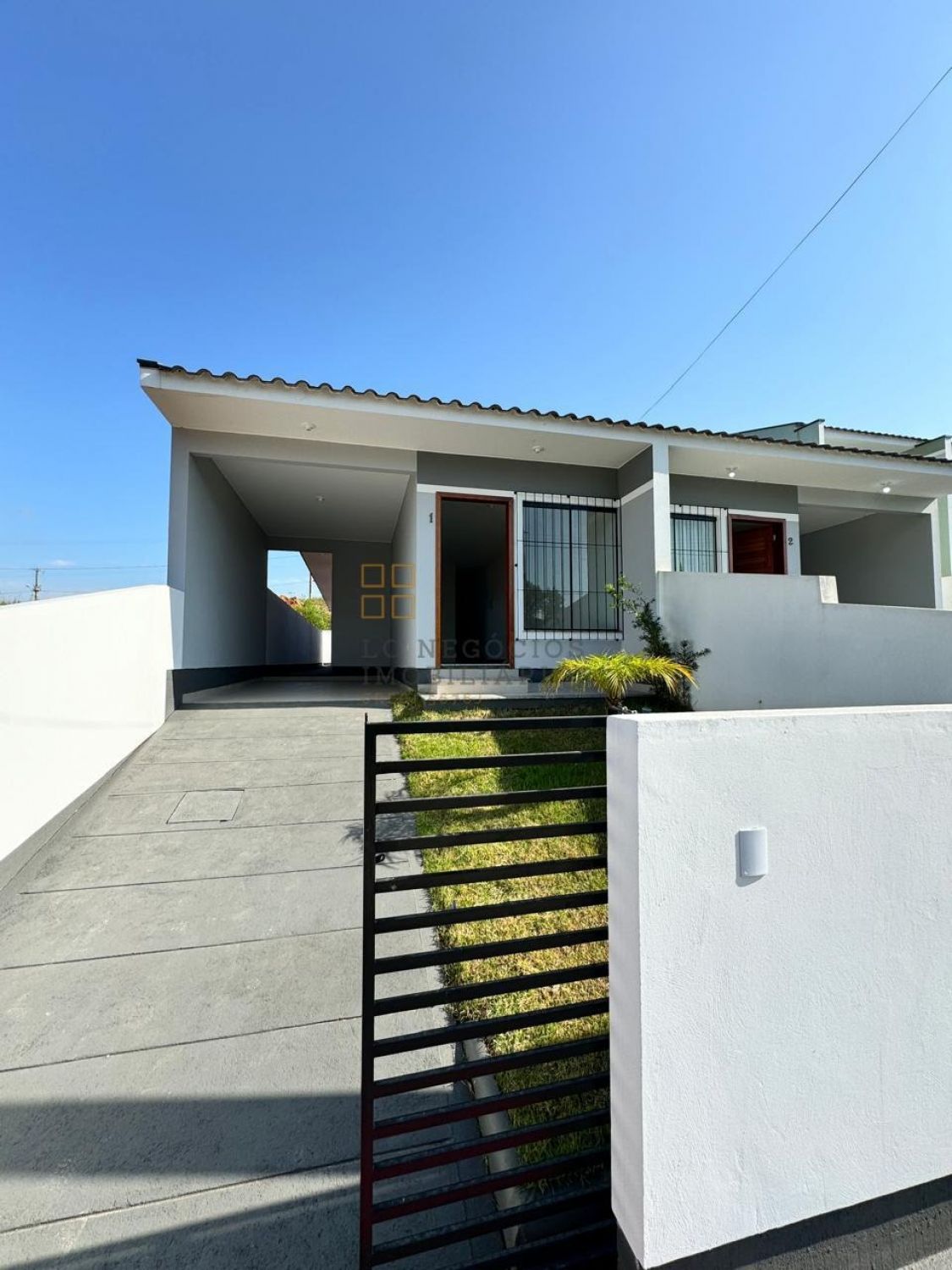 Casa Geminada Para Vender com 3 quartos 1 suítes no bairro Sertão do Maruim em São José