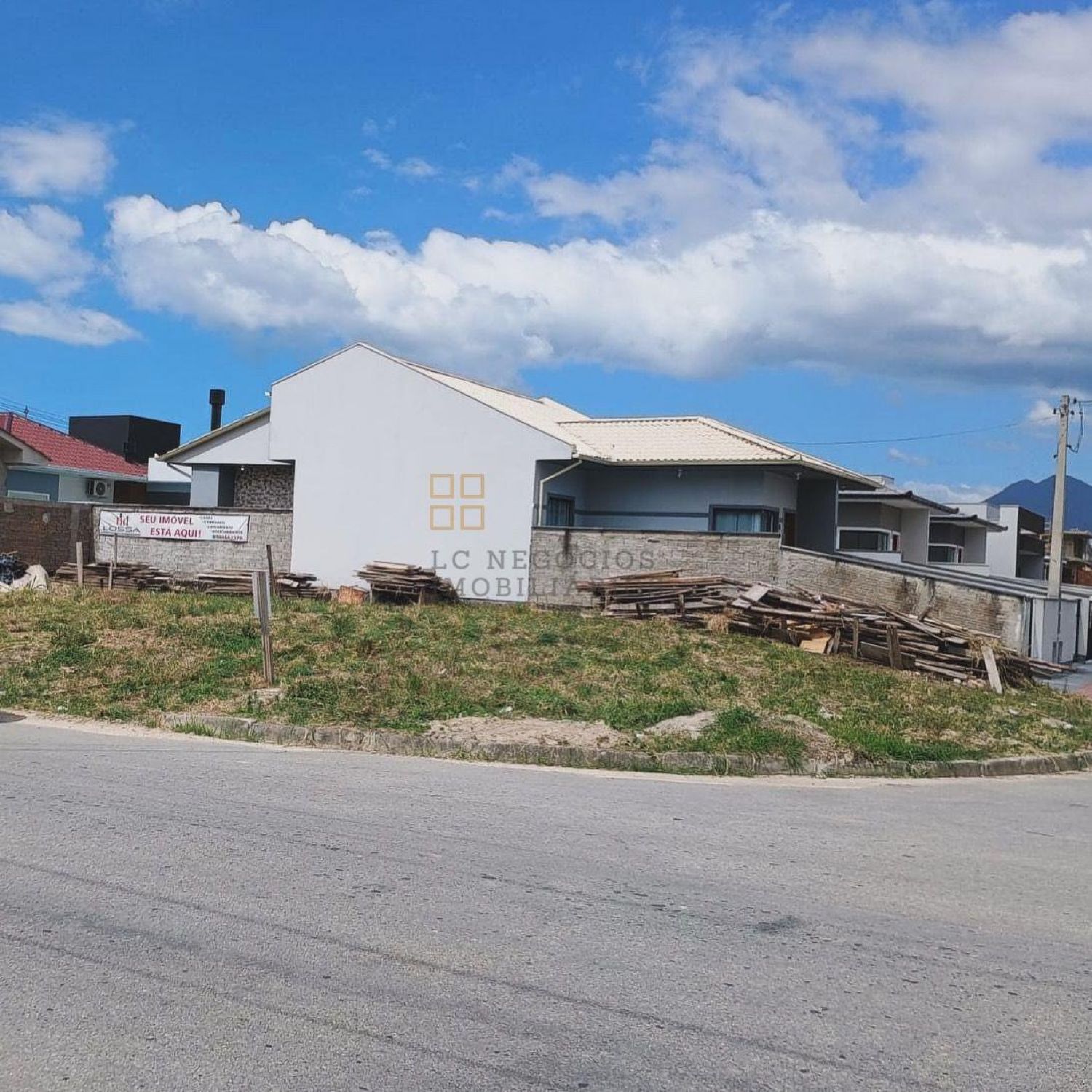 Lote / Terreno de Bairro Para Vender no bairro Bela Vista em Palhoça