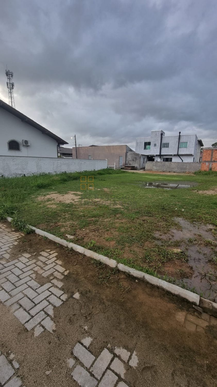 Lote / Terreno de Bairro Para Vender no bairro Aririu em Palhoça