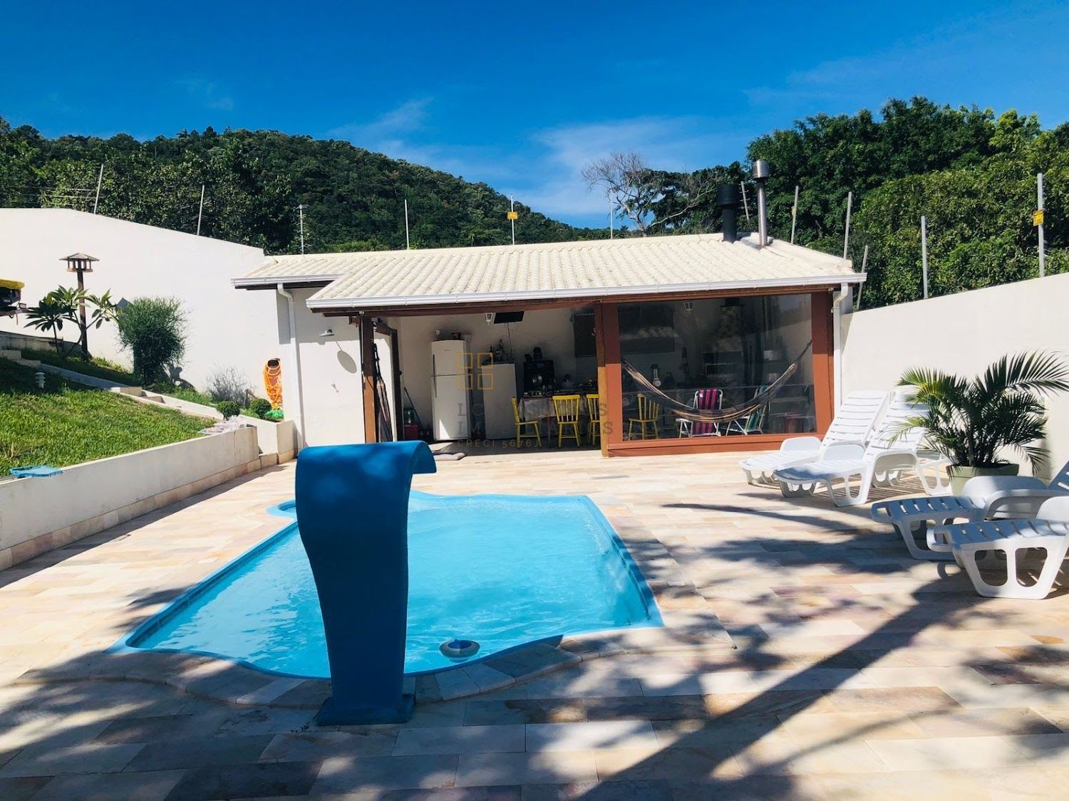 Casa Para Vender com 3 quartos 1 suítes no bairro Praia de Fora em Palhoça